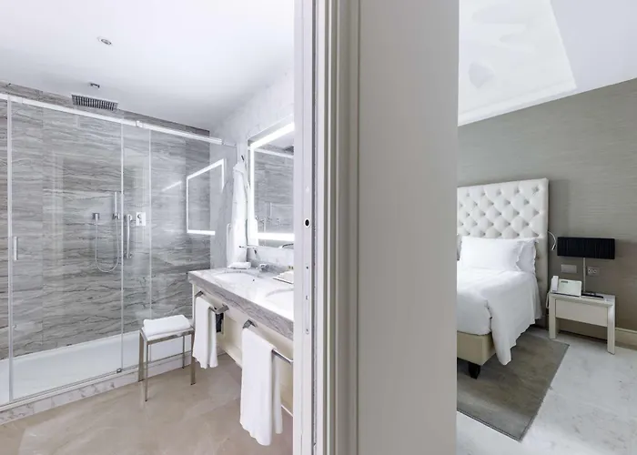 Aleph Hotel, Curio Collection By Hilton Hotell Rom