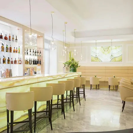 Aleph Hotel, Curio Collection By Hilton 5* Róma