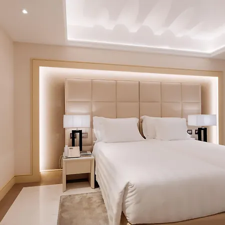 Aleph Hotel, Curio Collection By Hilton Hotell Rom